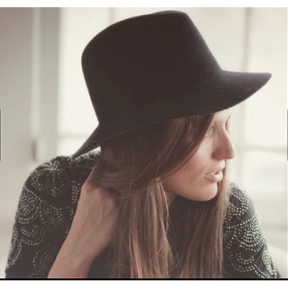 Jannesa Leoné Wool Hat